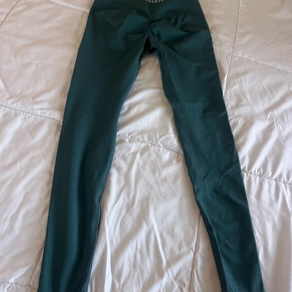 Alphalete leggings amplify